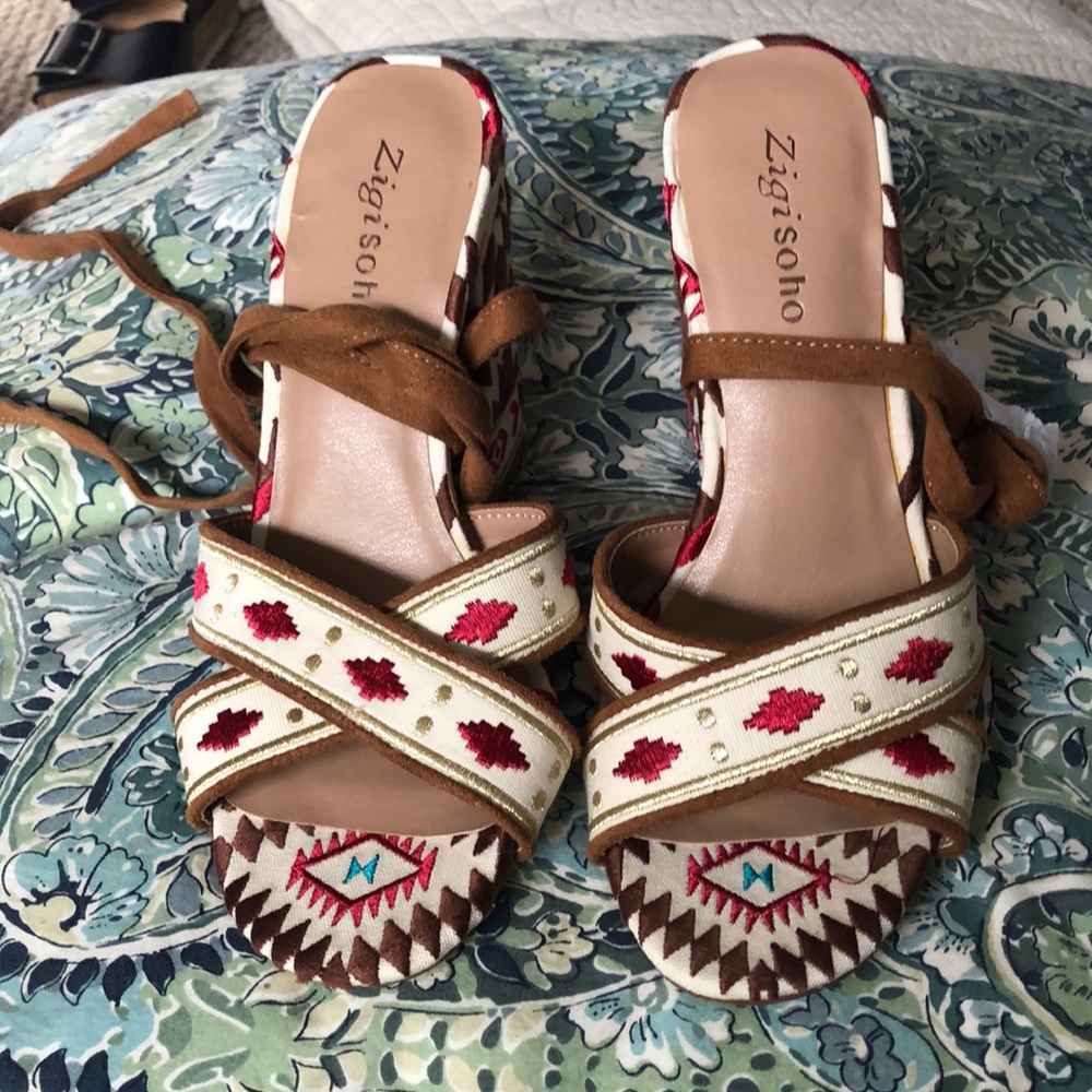 Block heel sandals